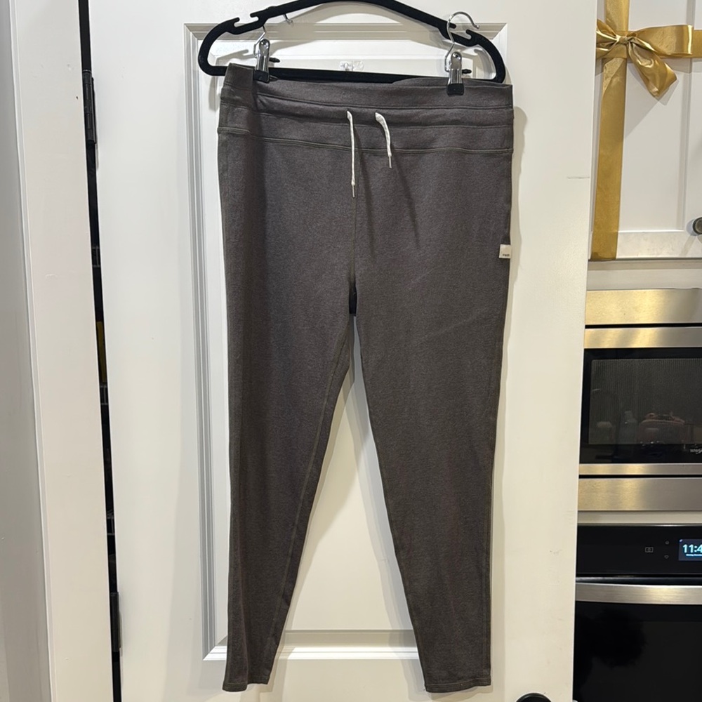 Vuori Joggers—XL
